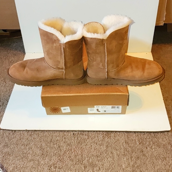 [SOLD]UGG Australia Bailey Chestnut Suede Button Boot UggBoots /  NIB - Picture 6 of 12